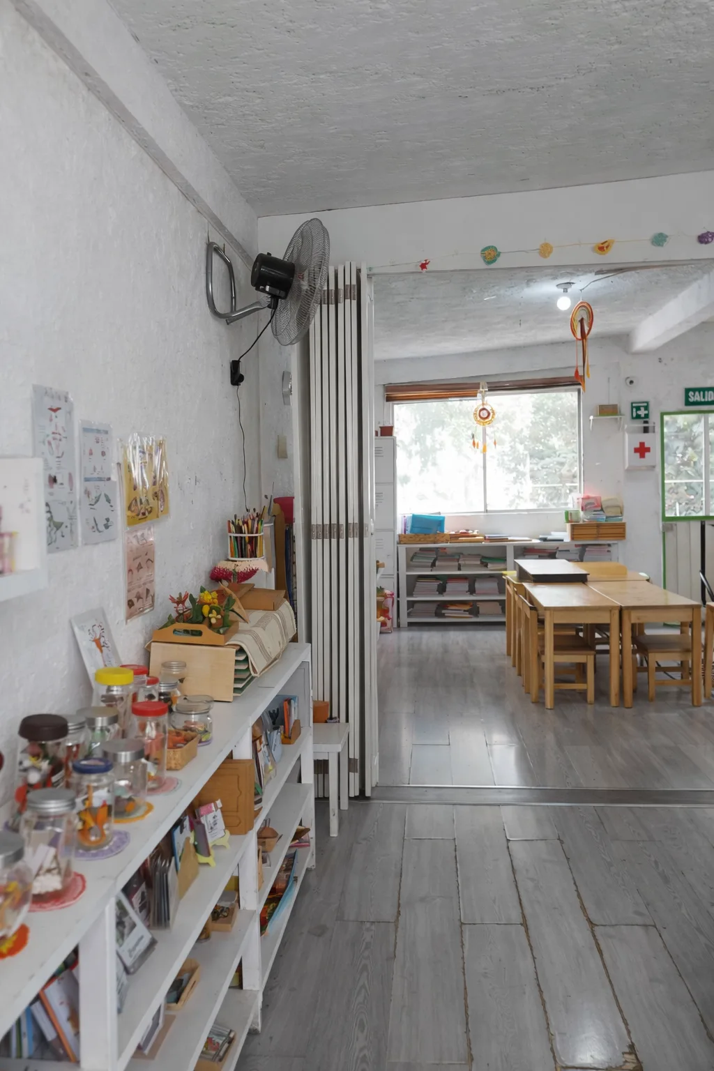 Zona interior conectada entre dos espacios preparados